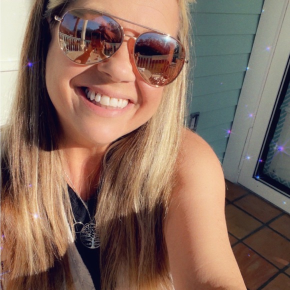 Meet your Posher, Dr. Patti Burdeshaw - Picture 2 of 3